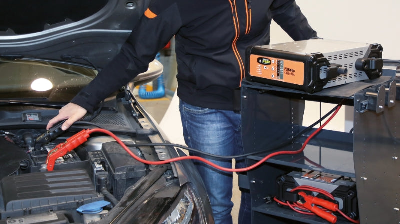 1498/120A - Electronic Multipurpose Battery Charger, 12V