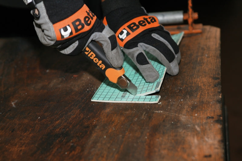 1771BM - Utility Knife, 18mm, 6 Spare Blades