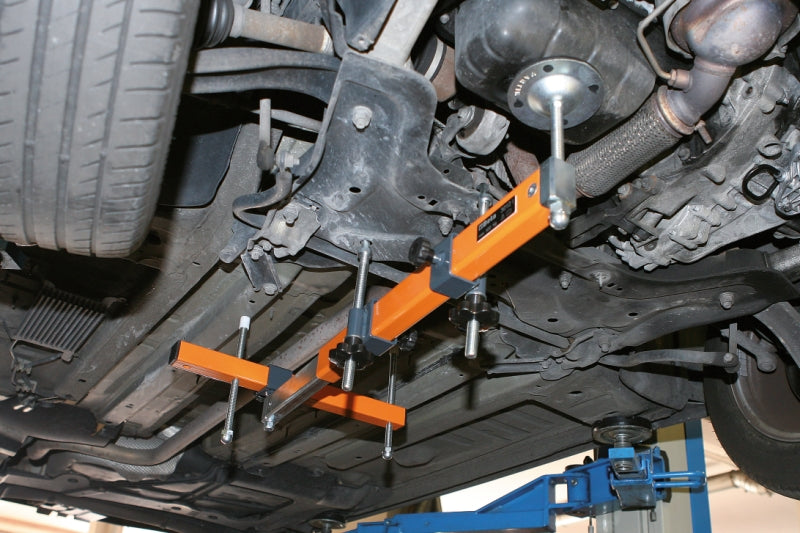 3012I - Lower engine bracket