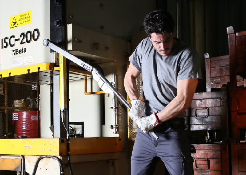 677/C - Break-Back Torque Wrenches with Push-Through Ratchets, for Right-Hand and Left-Hand Tightening, Torque Accuracy: ~4%, in Case